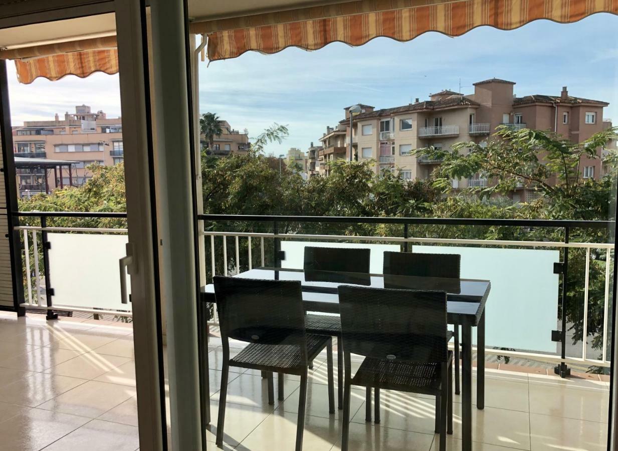 Apartamentos Benet Roses Luaran gambar