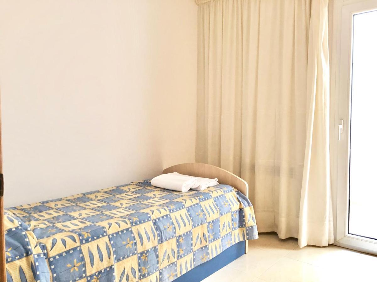 Apartamentos Benet Roses Luaran gambar