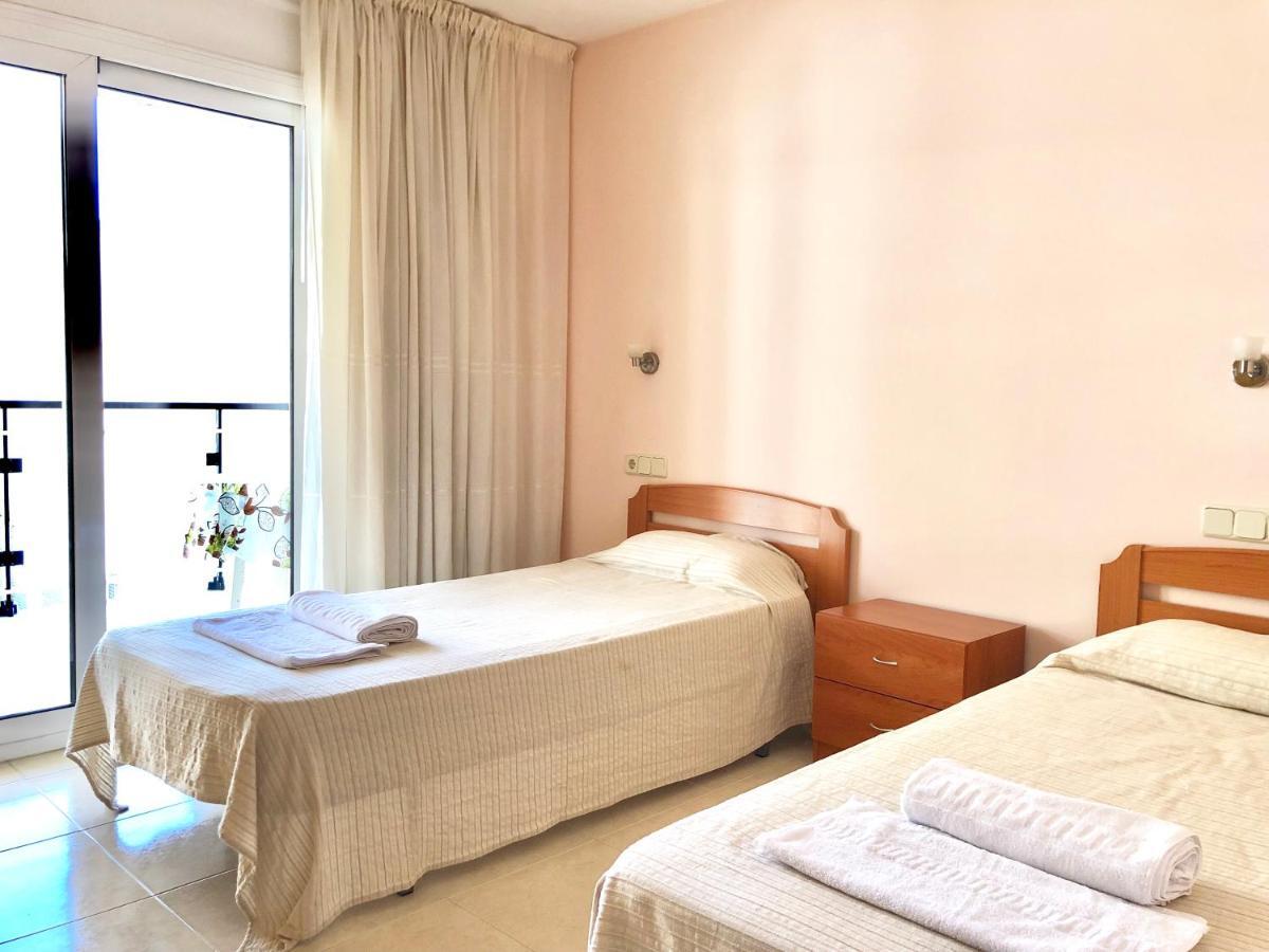 Apartamentos Benet Roses Luaran gambar