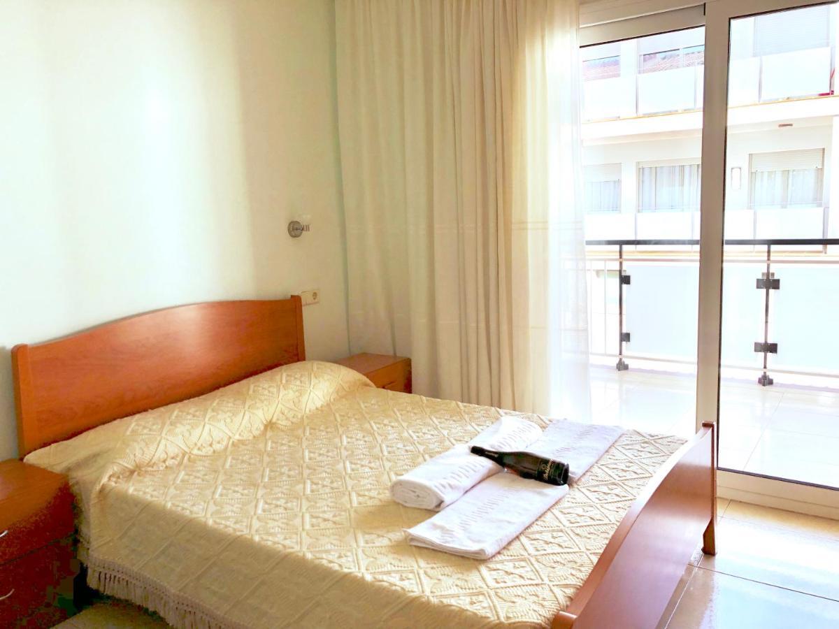 Apartamentos Benet Roses Luaran gambar
