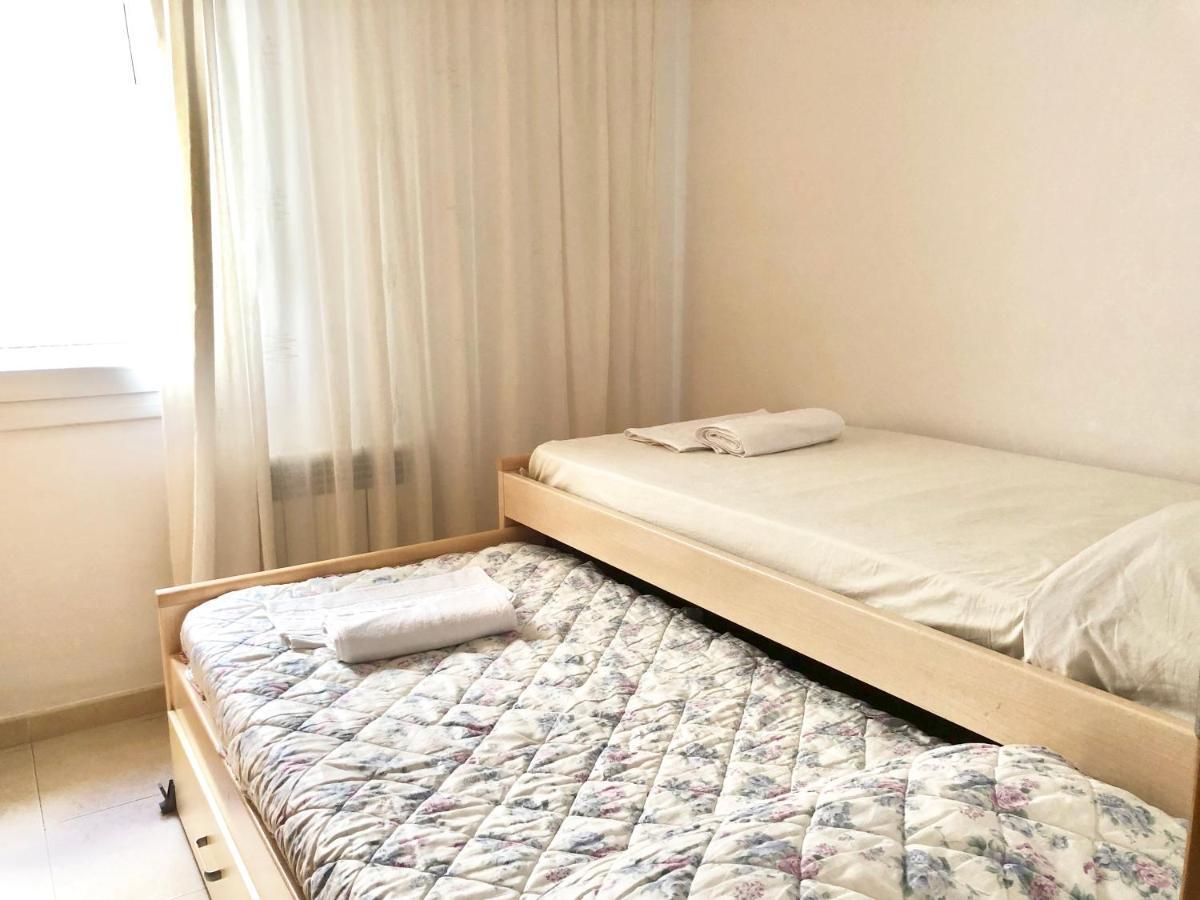Apartamentos Benet Roses Luaran gambar